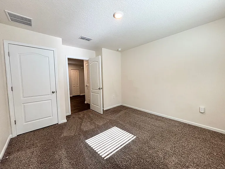 2270 Willow Springs Dr — Photo 14