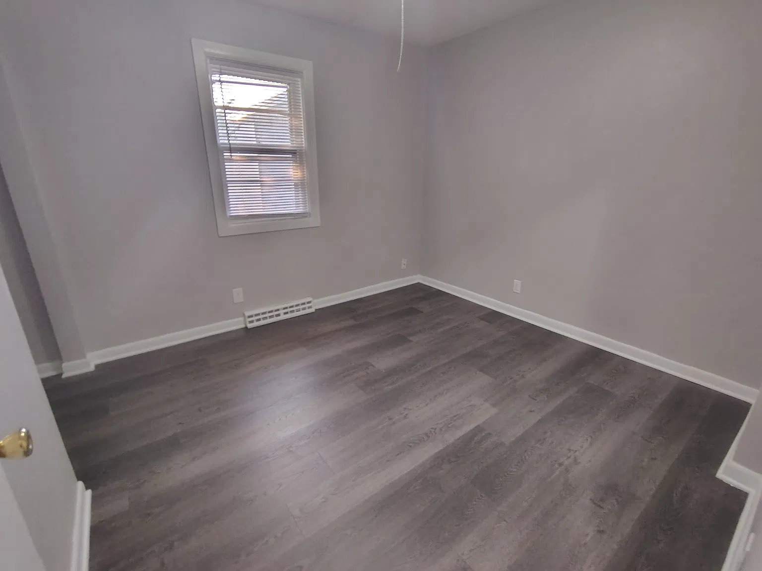 3 bed, 1.5 bath, 1100 sqft, $1,700 — Photo 2