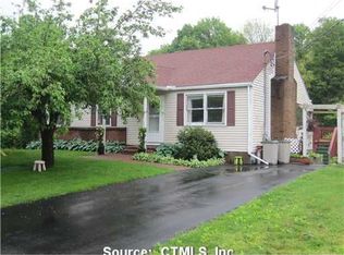 5 Warren Rd, Woodbridge, CT 06525