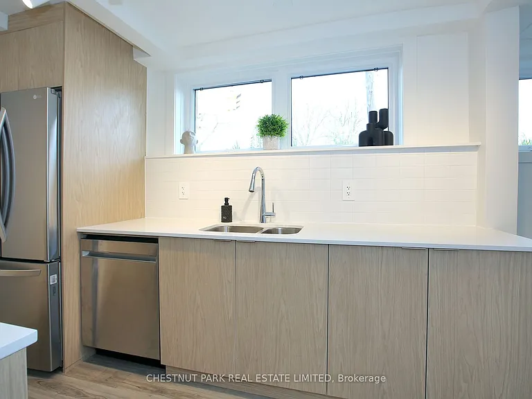 1450 Avenue Rd #1 — Photo 10