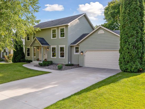 6095 Zinnia Ln N, Plymouth, MN 55446