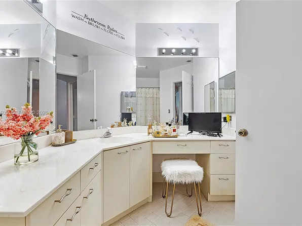 4101 E Coral Tree Cir #313, Pompano Beach, FL 33073