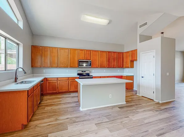 33212 N Roadrunner Ln, San Tan Valley, AZ 85142