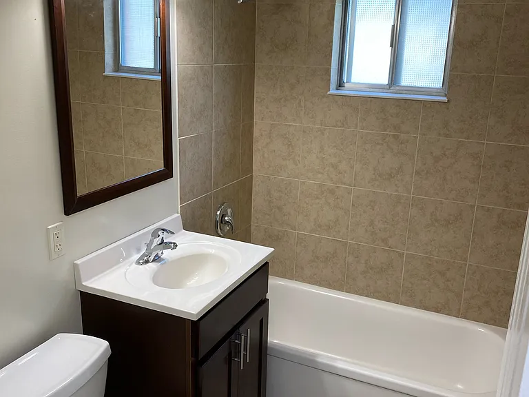 129 Newell St #101 — Photo 2