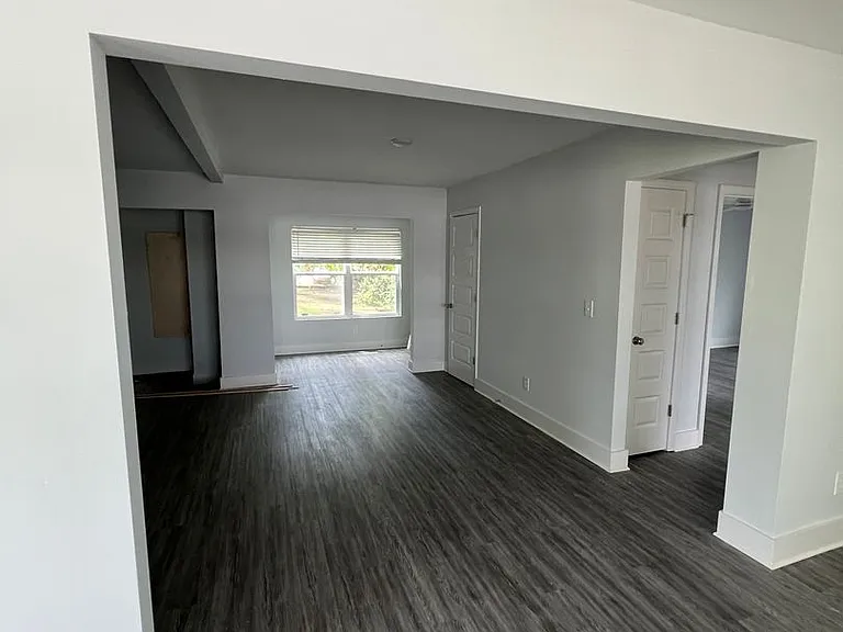 543 7th Ave NW — Photo 7