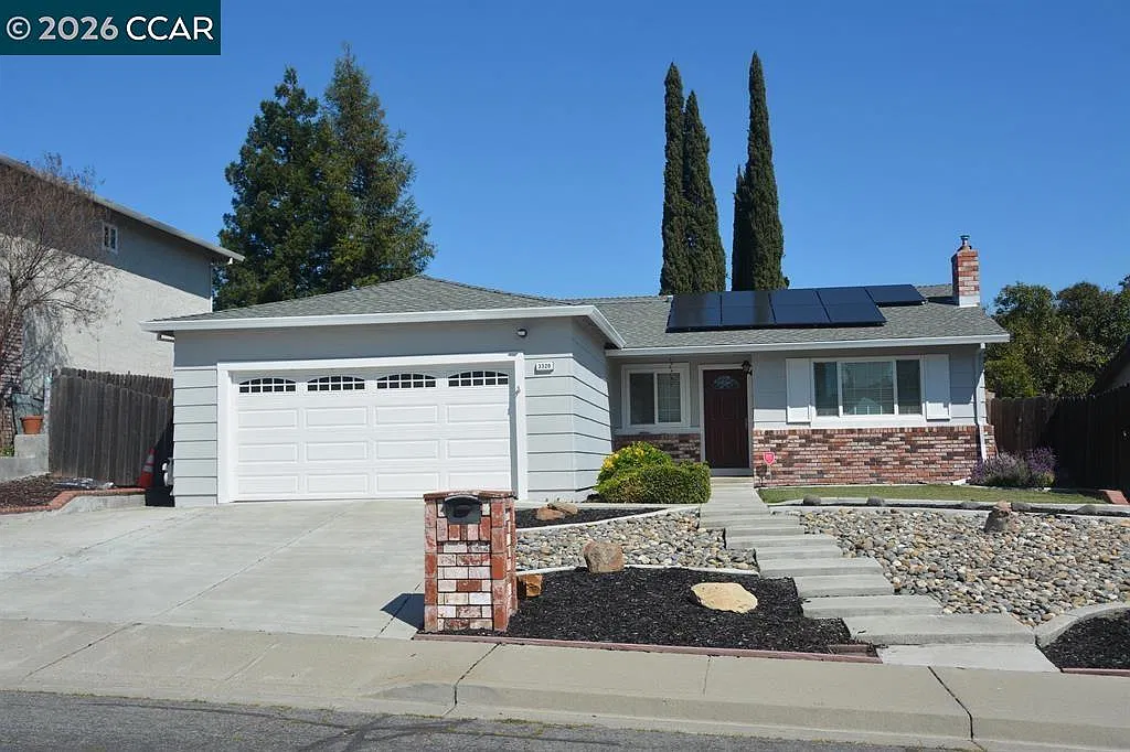 4 bed, 1370 sqft, $3,200 — Photo 1