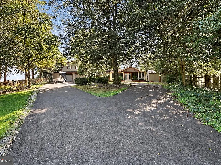 1348 Carpenters Point Rd — Photo 31