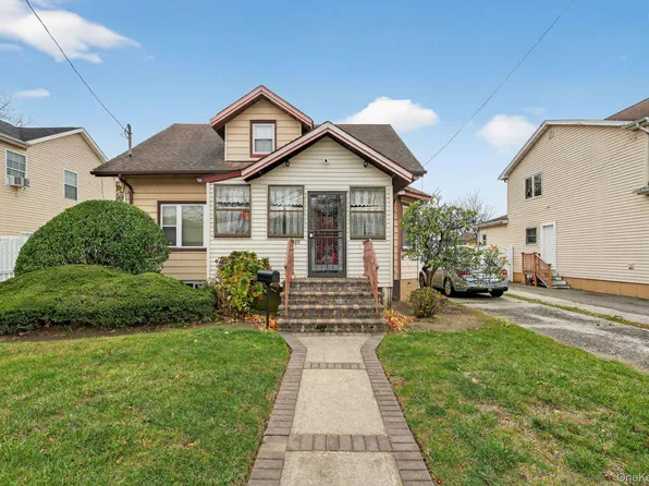 82 E Clinton Avenue, Roosevelt, NY 11575