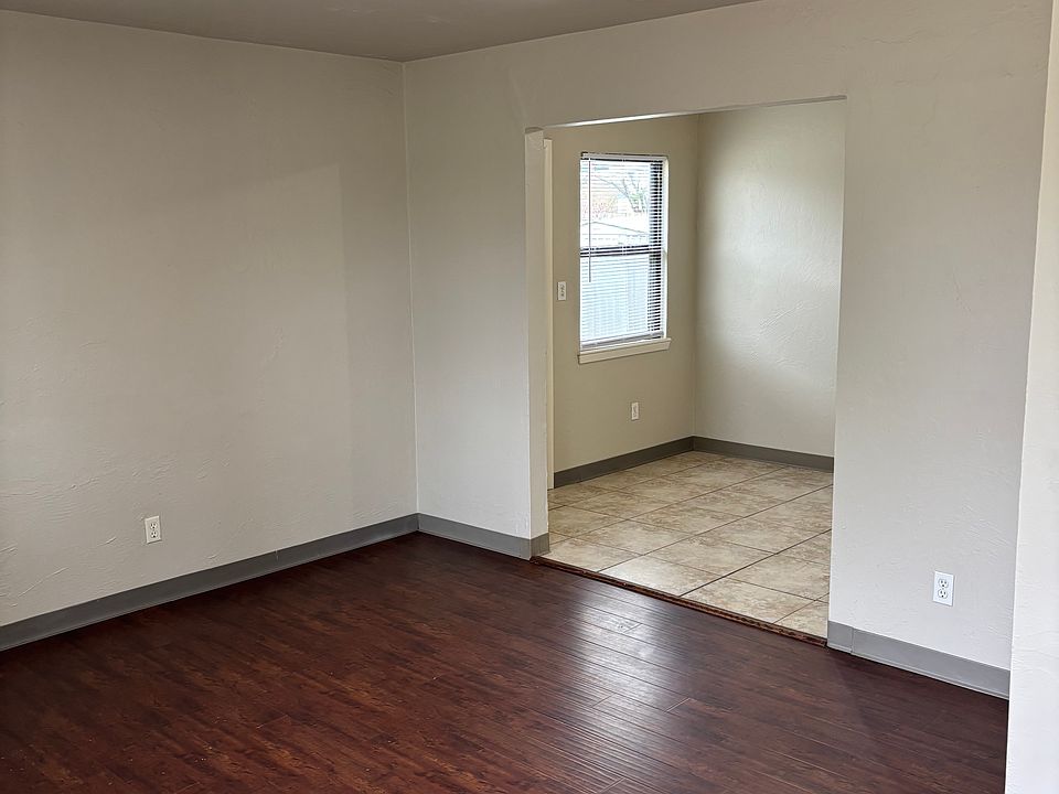 Laminate flooring in Living-room area