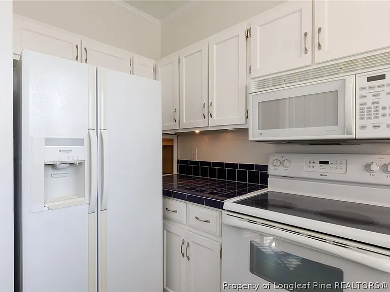 1228 Woodland Dr — Photo 6