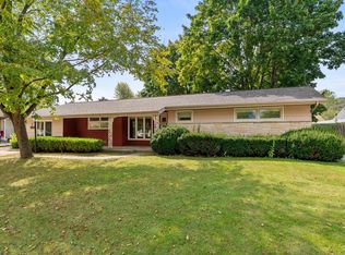 2023 Granger Rd, Manitowoc, WI 54220