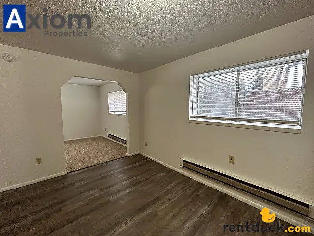 320-322 S 11th — Photo 15