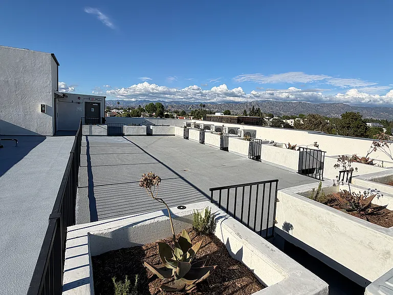 10934 Peach Grove St #201 — Photo 5
