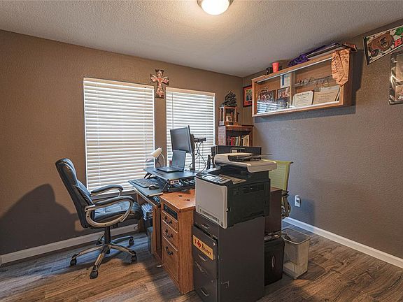 4th image of 1045 Silver Spur Ln