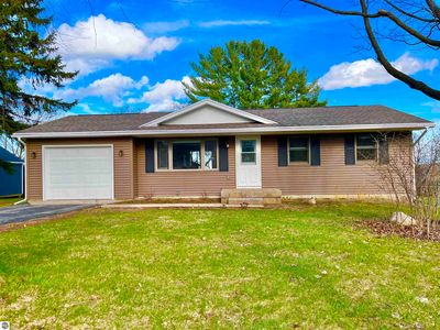 3711 Meadowview Ln, Traverse City, MI, 49684