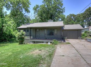 305 E 39th St, Joplin, MO 64804