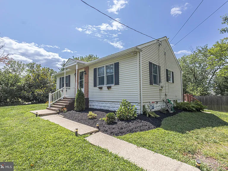 125 Richardson Rd — Photo 35