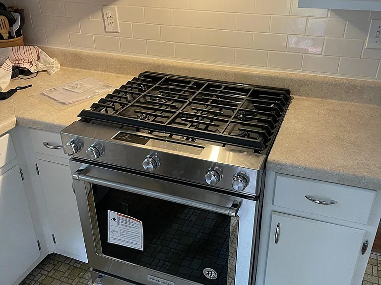 New gas range installed 2021