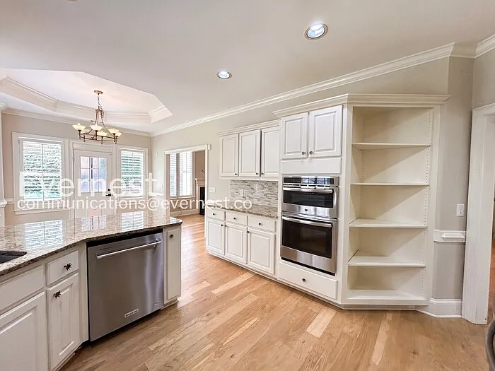 4706 Woodlawn Ct NE — Photo 7