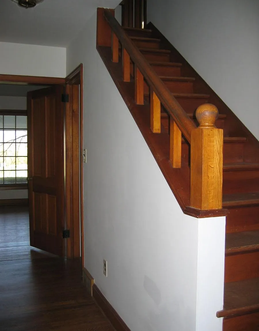 4 bed, 1.5 bath, 1400 sqft, $1,960 — Photo 2