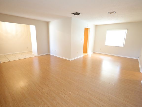 5th image of 106 Cambridge Dr