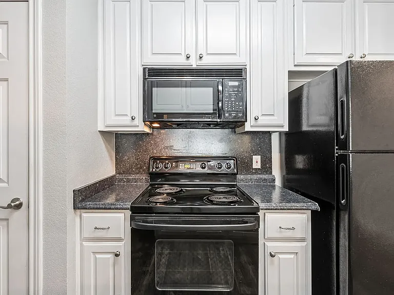 1728 S. Waco Street — Photo 32