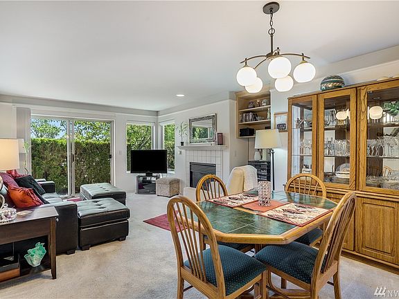 Perfectly suited area for dinning, game nights or your AM coffee time.