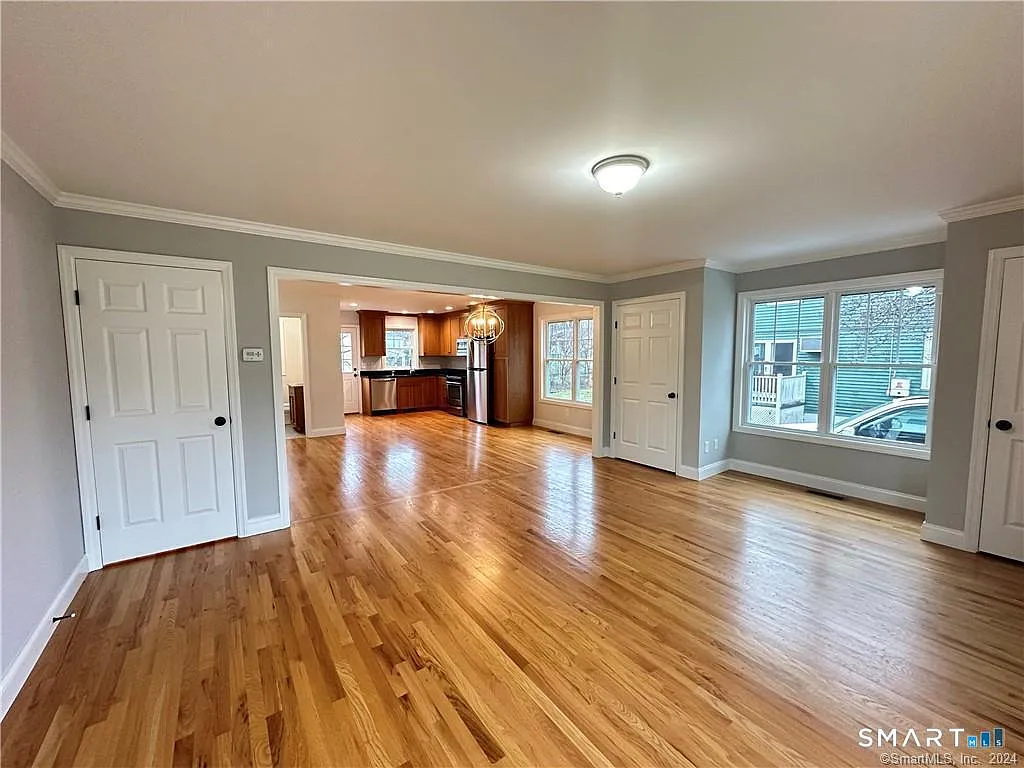 3 bed, 1.5 bath, 1440 sqft, $2,800 — Photo 3