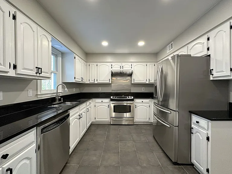 11560 Holly Briar Ln — Photo 13