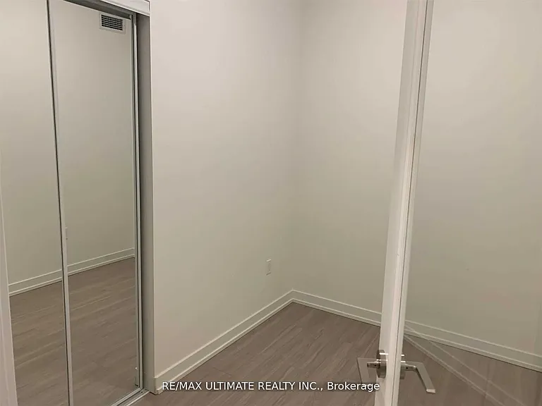1 Yorkville Ave #1907 — Photo 11