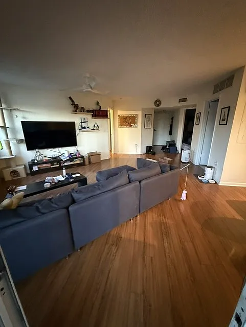 2 bed, 1121 sqft, $2,250 — Photo 4