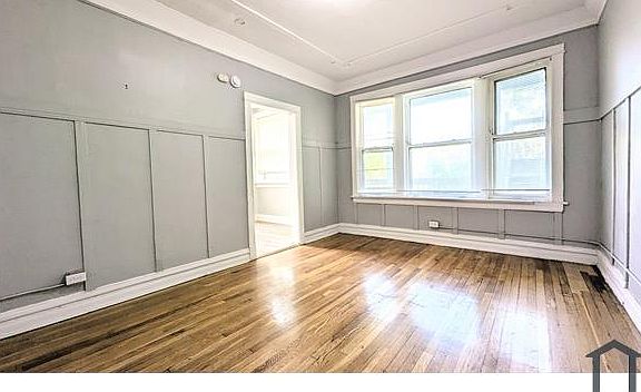 3rd image of 6432 S Ellis Ave #2S