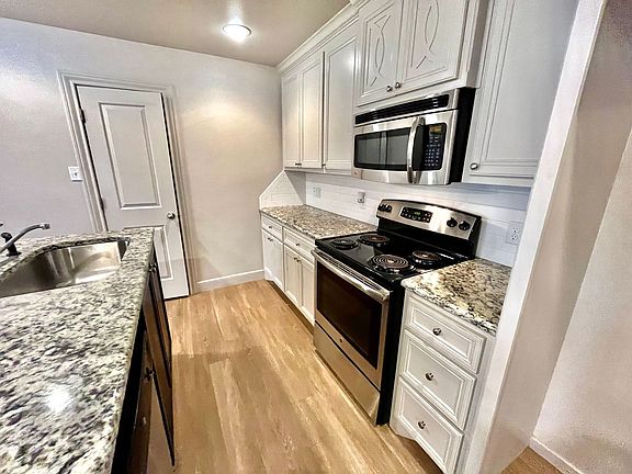 4th image of 3819 133rd St Unit A
