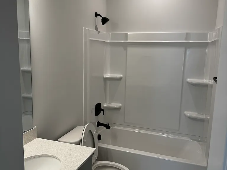 130 Highpointe Dr — Photo 28