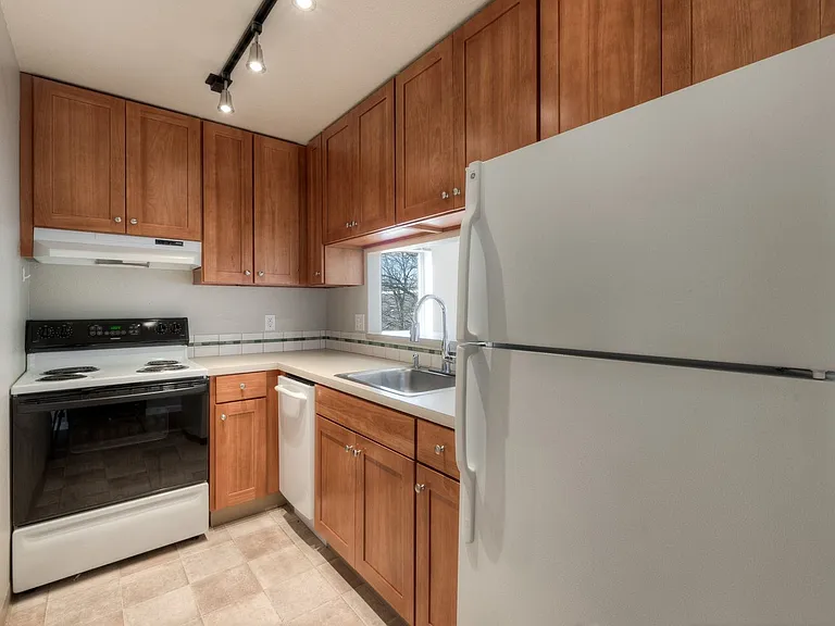 Genesis Apartments — Photo 2