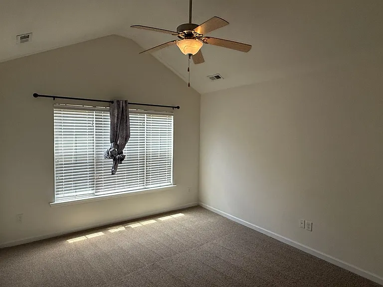 13138 Erwin Rd — Photo 9