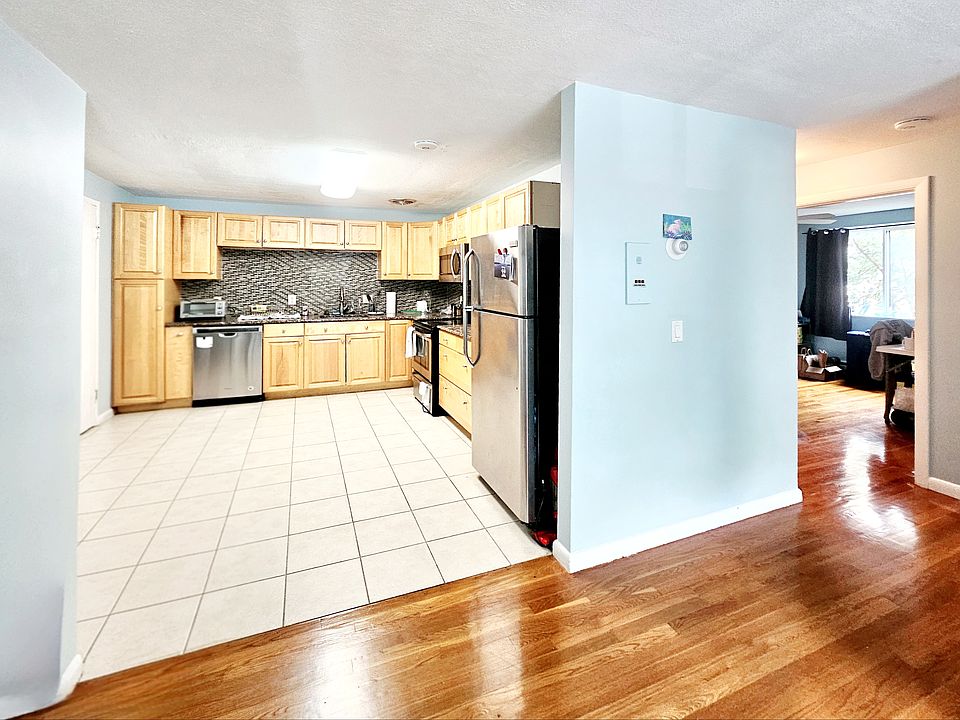 1st image of 205 Kent St