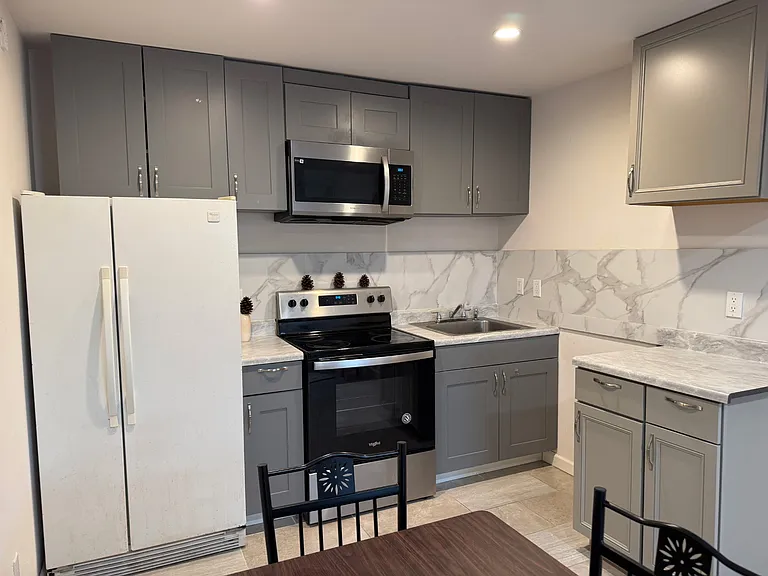 9 Eccelstone Cir #3 — Photo 4