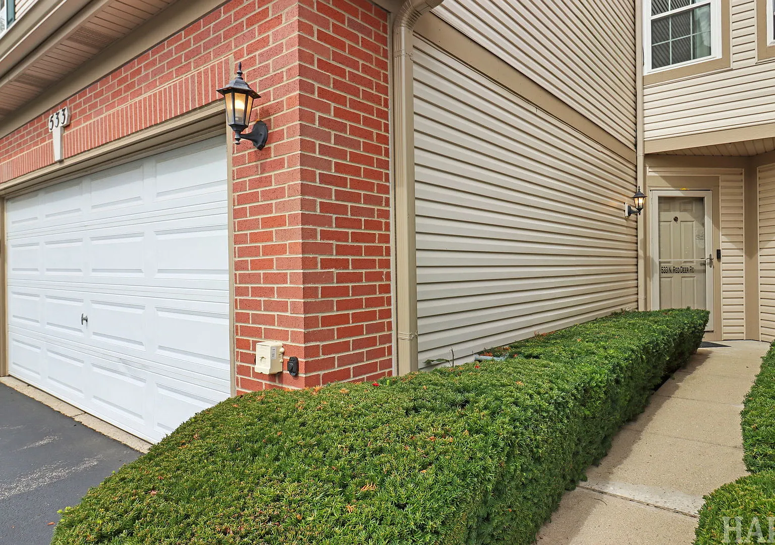3 bed, 2.5 bath, 1696 sqft, $2,800 — Photo 3