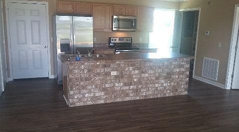 2nd image of 7073 Wolf Rd
