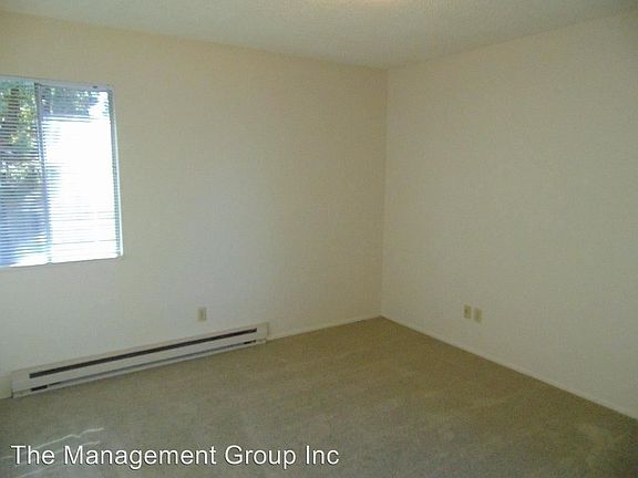 3rd image of 204 SE 157th Ave