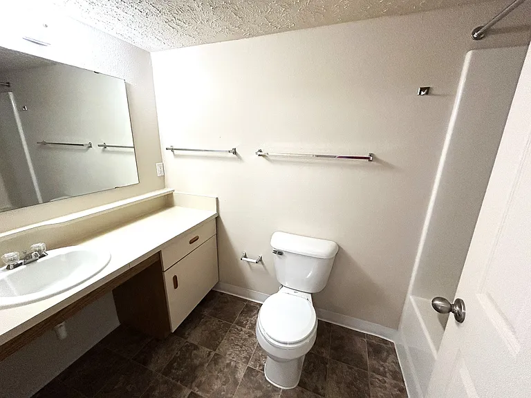 Heatherwood Apartments — Photo 44