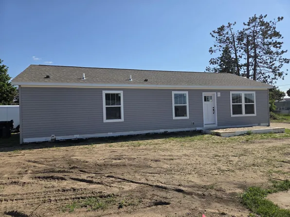 204 S Illinois Ave, Gaylord, MI 49735