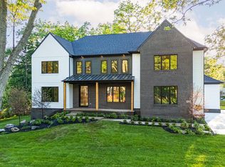 4270 Sunningdale Dr, Bloomfield Hills, MI