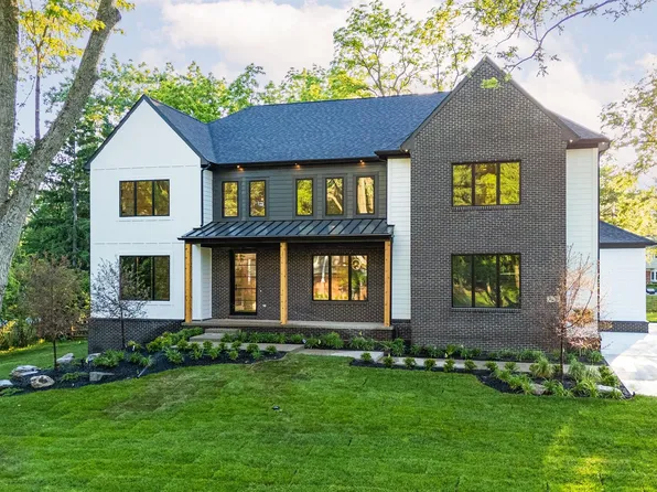 4270 Sunningdale Dr, Bloomfield Hills, MI 48302