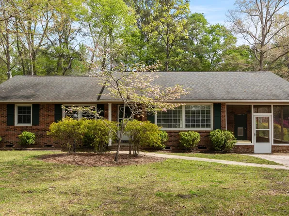 714 W J St, Erwin, NC 28339