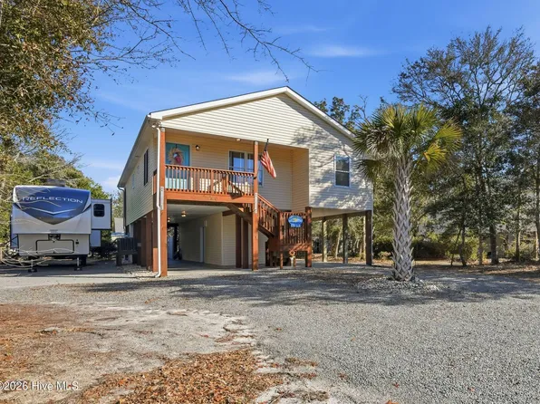140 NE 18th Street, Oak Island, NC 28465