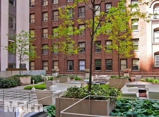 Rented by Mdrn Residential | media 10