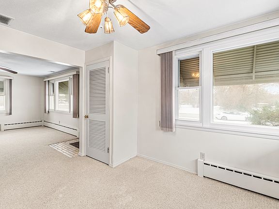4th image of 17W157 Foster Ave