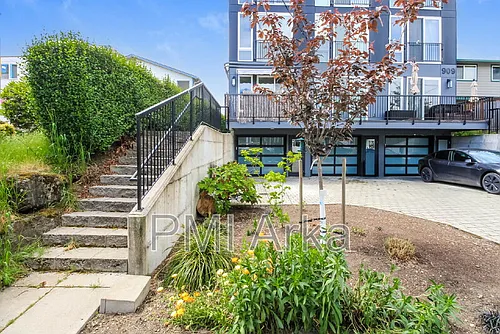 909 28th Ave S #C Photo 1